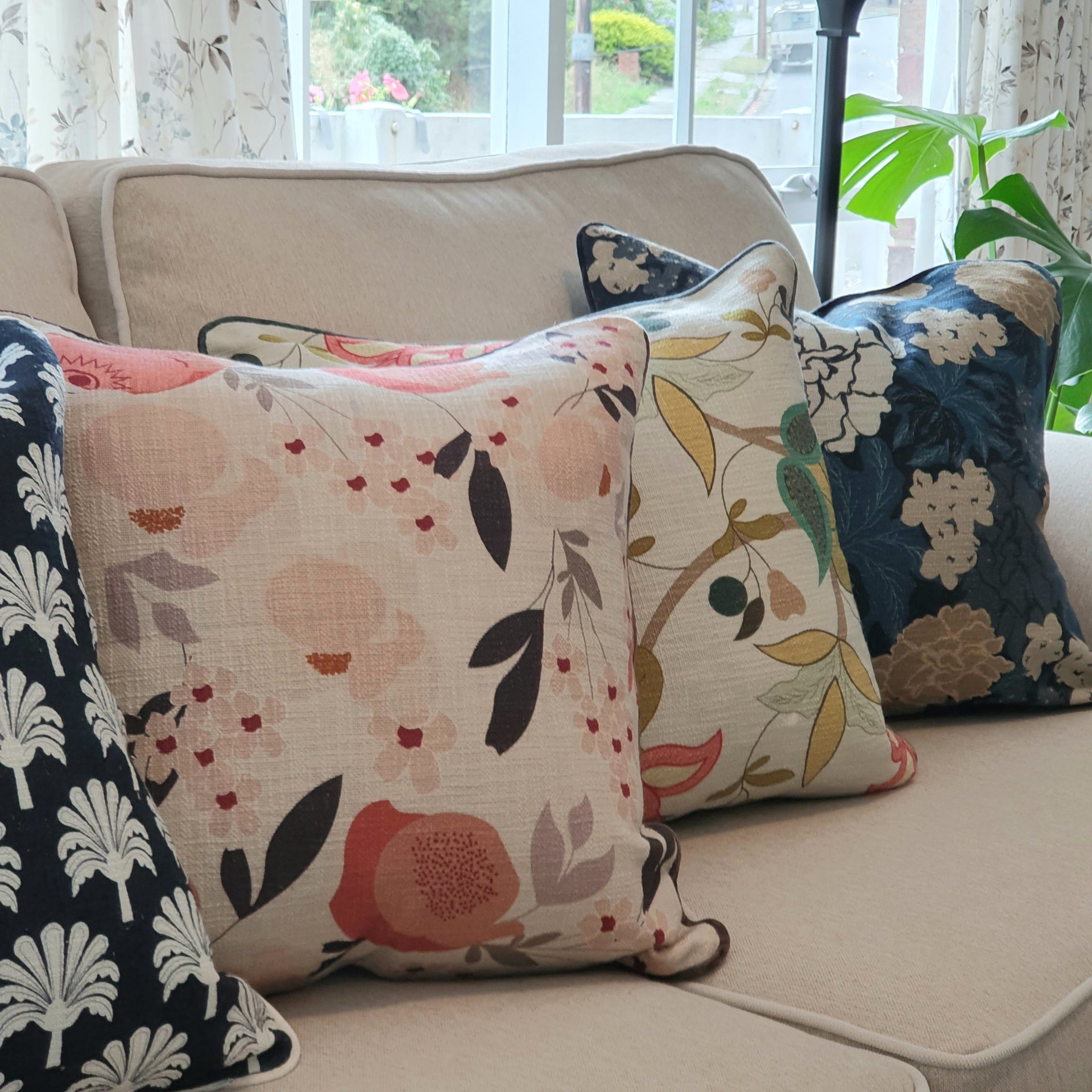 What Colour Cushions Go With Grey Sofa? Styling Tips for Every Shade of Grey