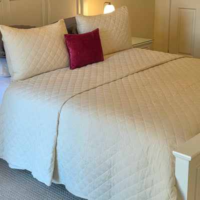 Vanilla Diamond Stitched Comforter with Pillowcase Set