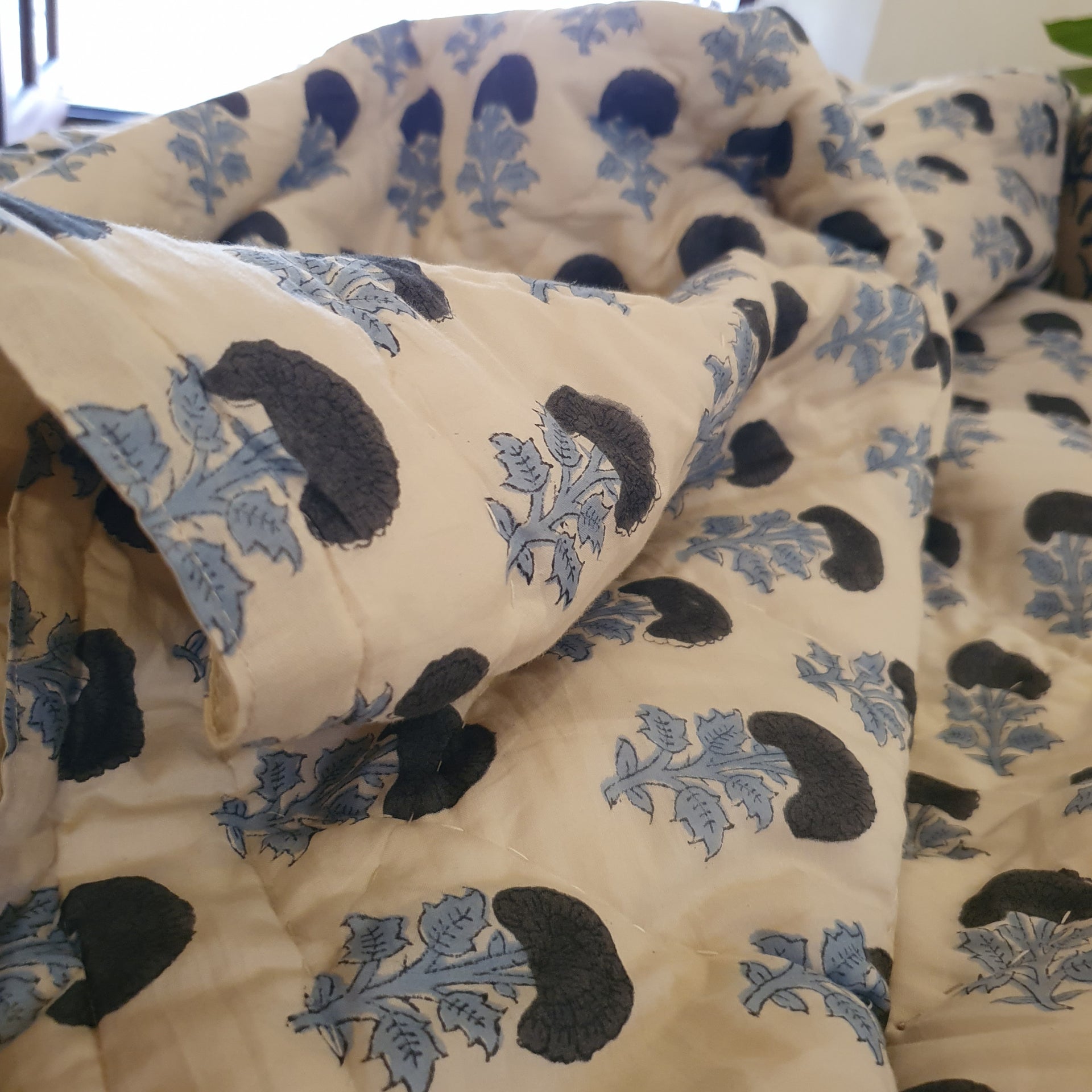 Blue Marigold Quilted Bedspread | 220x270cm Cotton Quilt