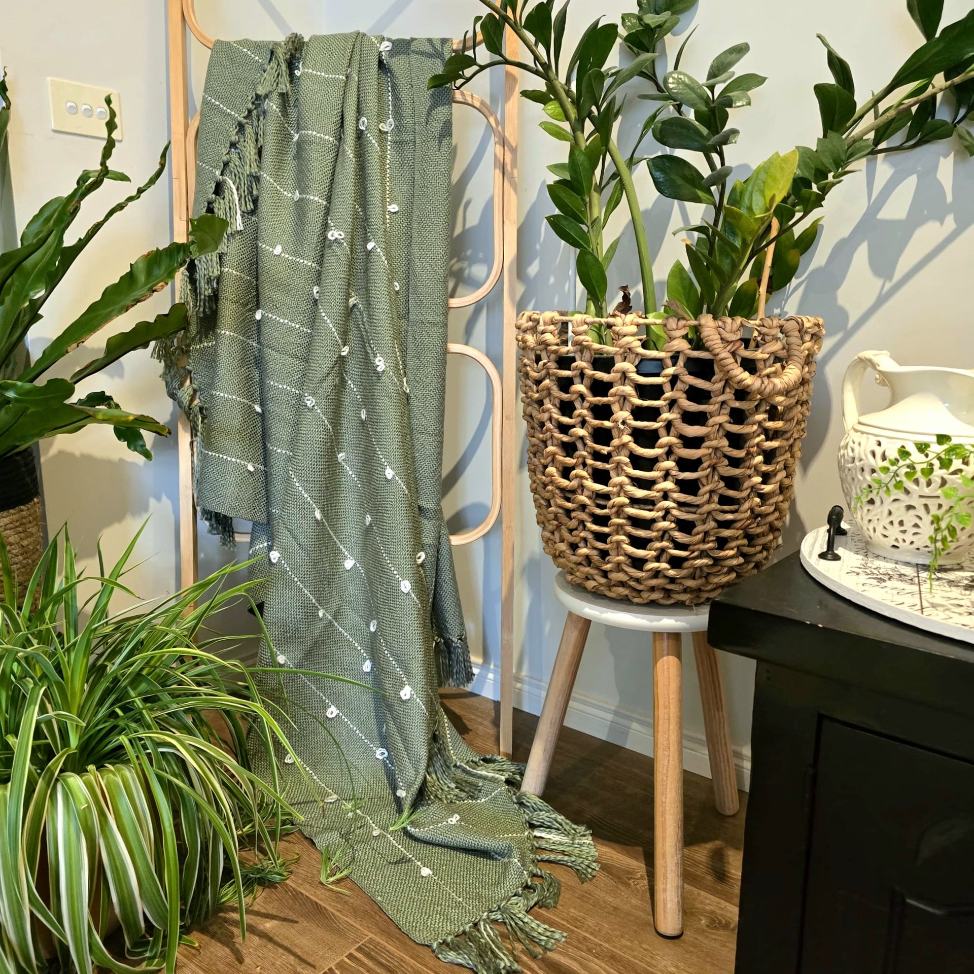Provence Chic Handmade Green Cotton Throw |120x170cm Luxury Blanket