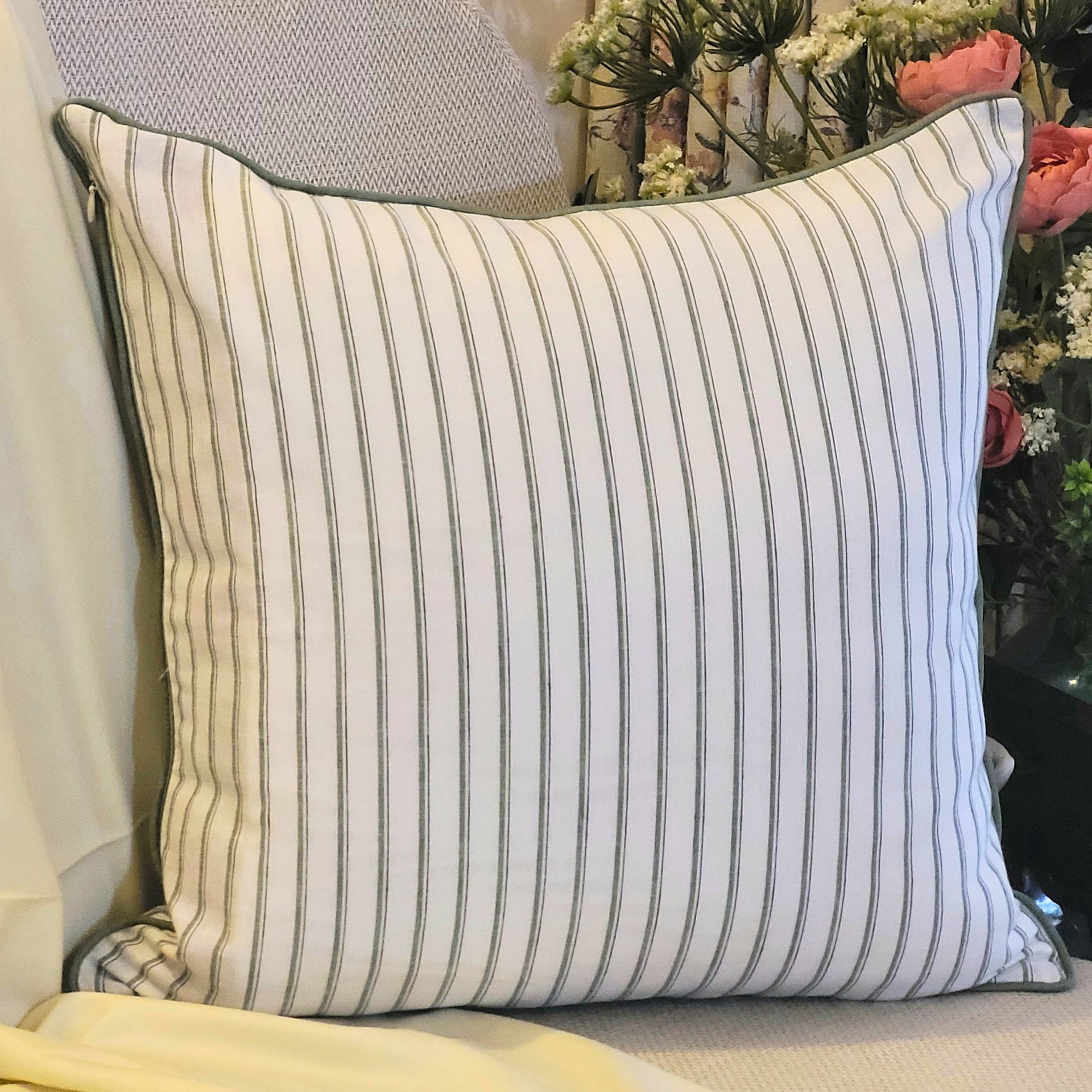 Botanic Lines Cushion Cover | Botanical Cushion Covers 50x50 cm – 100% cotton