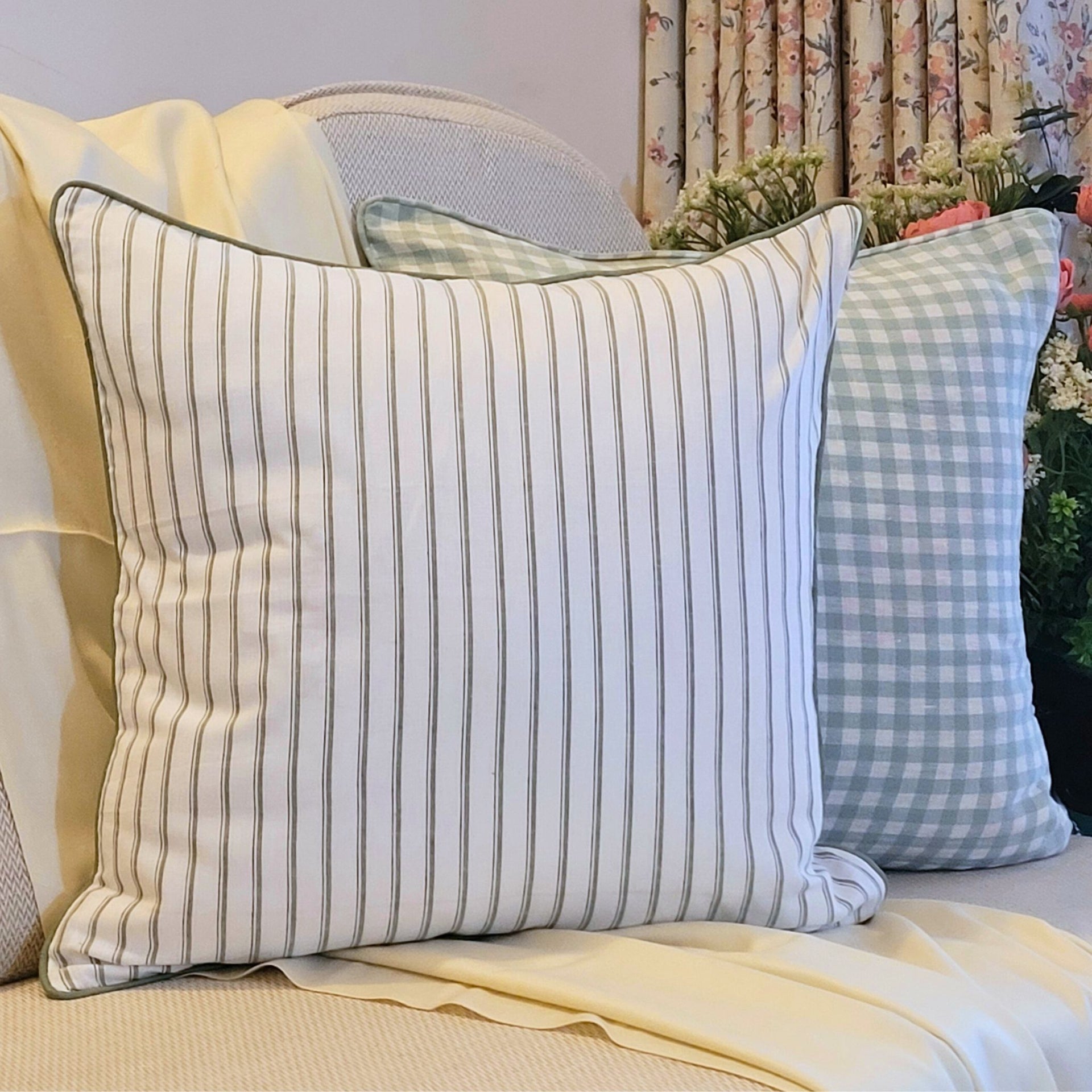 Botanic Lines Cushion Cover | Botanical Cushion Covers 50x50 cm – 100% cotton