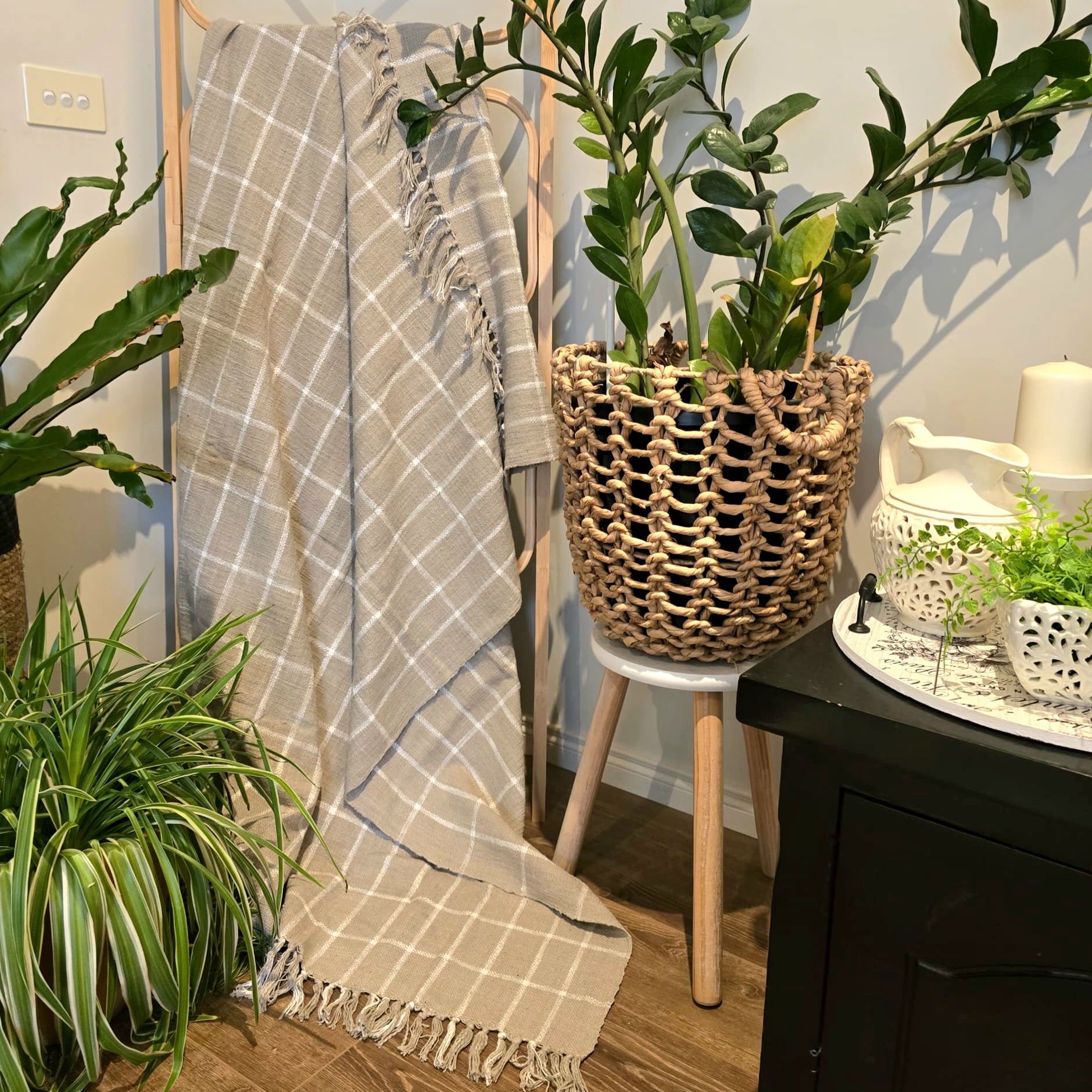 Maison Checkered Throw Rug | 120x170cm Neutral Checkered Throw Blanket